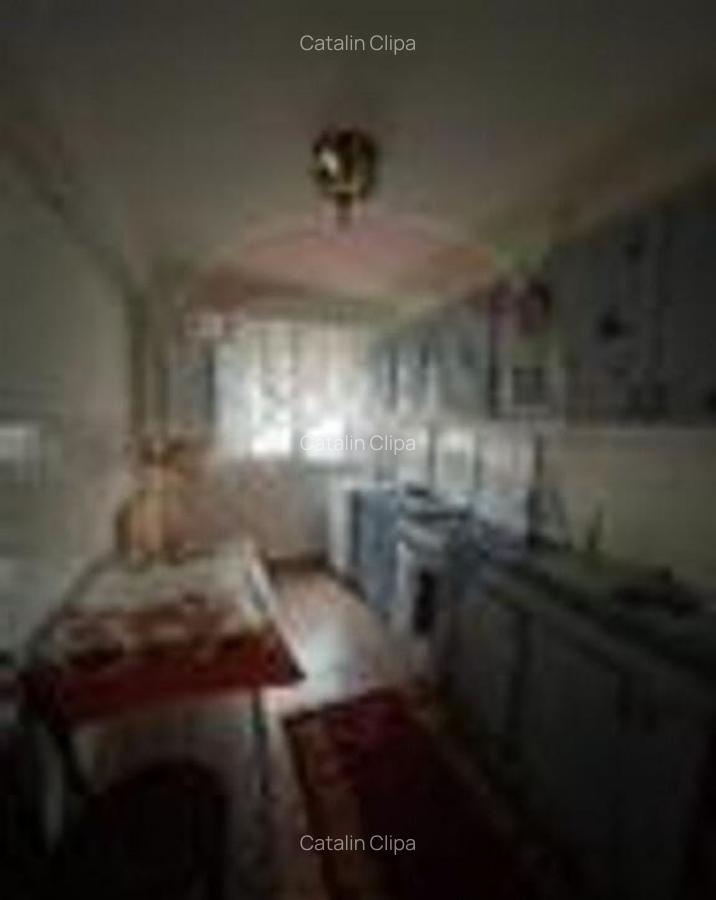 Apartament cu 3 camere de vanzare in zona Sud-Est - 2