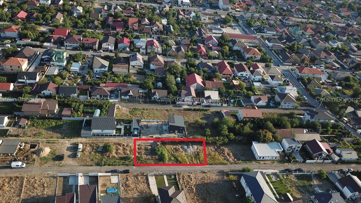 Teren de vanzare in Valu lui Traian, pe partea dreapta a localitati. - 1