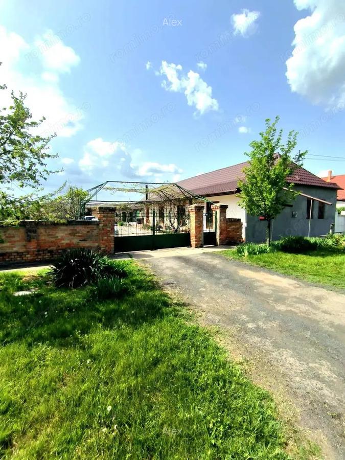 Oferim spre vanzare, casa cu 5 camere, 190 mp utili, la 25 de minute de Timisoara - 2