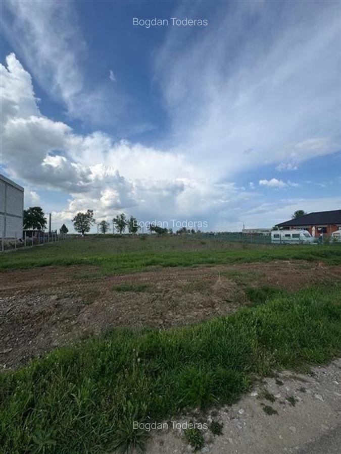 Teren Construcții intravilan de 800 mp, în Gepiu - 1