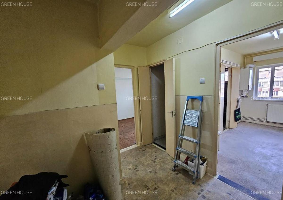 Apartament 2 camere, 2 balcoane + terasa,decomandat, Bv Decebal - 10 Apartament 2 camere, 2 balcoane + terasa,decomandat, Bv Decebal - 10