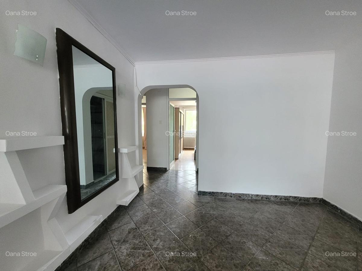 Apartament cu 5 camere semidecomandat, mobilat în Băneasa - 4