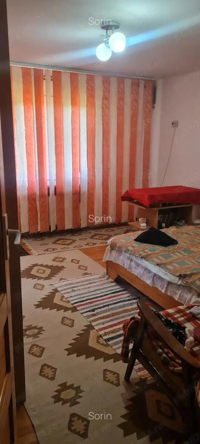 Vand casa in comuna Copaceni, sat Ulmetu, jud Valcea - 8