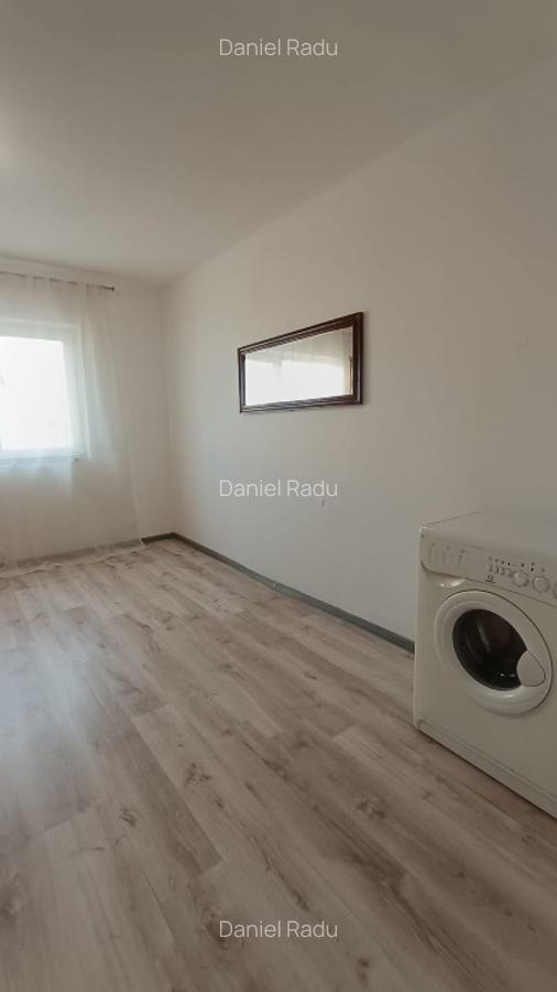 Vând garsonieră curată și aranjată  într-un mod plăcut și confortabil,având 20mp - 4