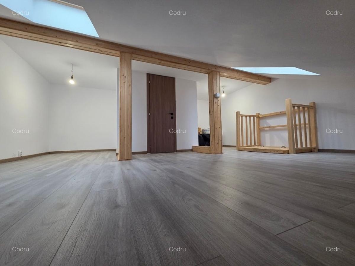 Vand garsoniera cu mansarda in San Petru - 4