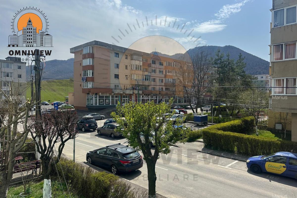 Apartament cu 3 camere semidecomandat în Sud-Vest - 9