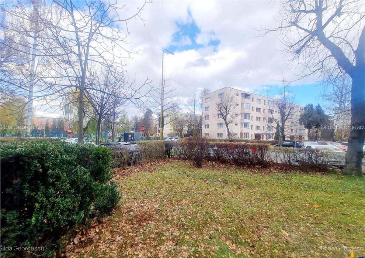 In proximitatea Parcului Coral, garsoniera renovabila, carti - 15