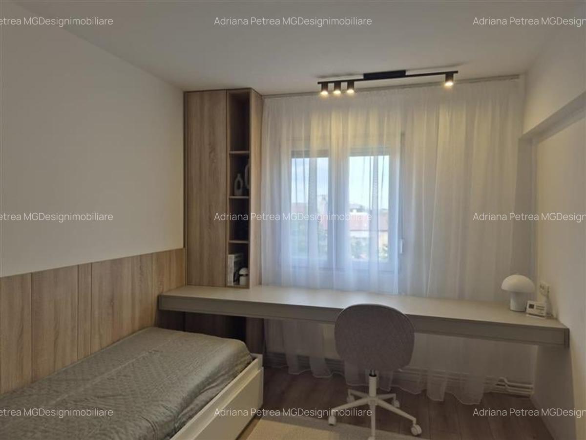 Apartament cu 3 camere semidecomandat, mobilat în Circumvalațiunii - 12
