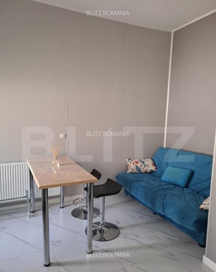 Casa cu curte comuna 2 ap. separate, zona Pia?a Abato - 14