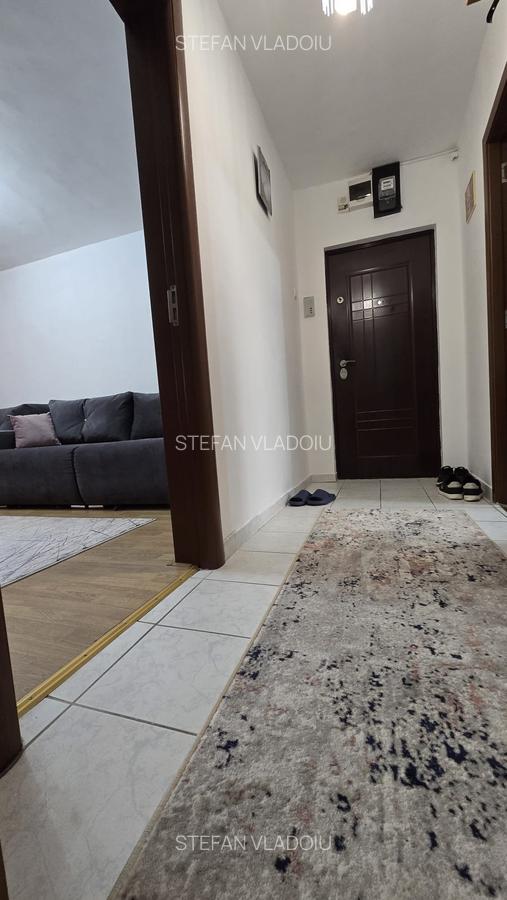 Apartament de 3 camere, decomandat, zona Tractorul . Aluminiului/ independentei - 4