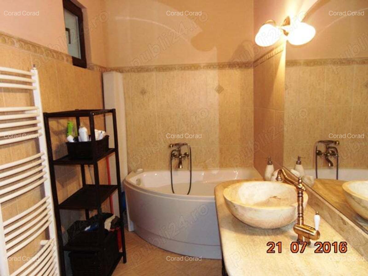 Ocazie unica!Proprietate in zona 0 in centrul istoric al Sibiului-P-ta Mare,zona pietonala! - 8