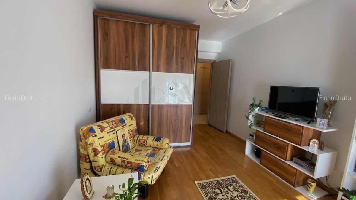 Apartament cu 3 camere semidecomandat în Sisești - 11