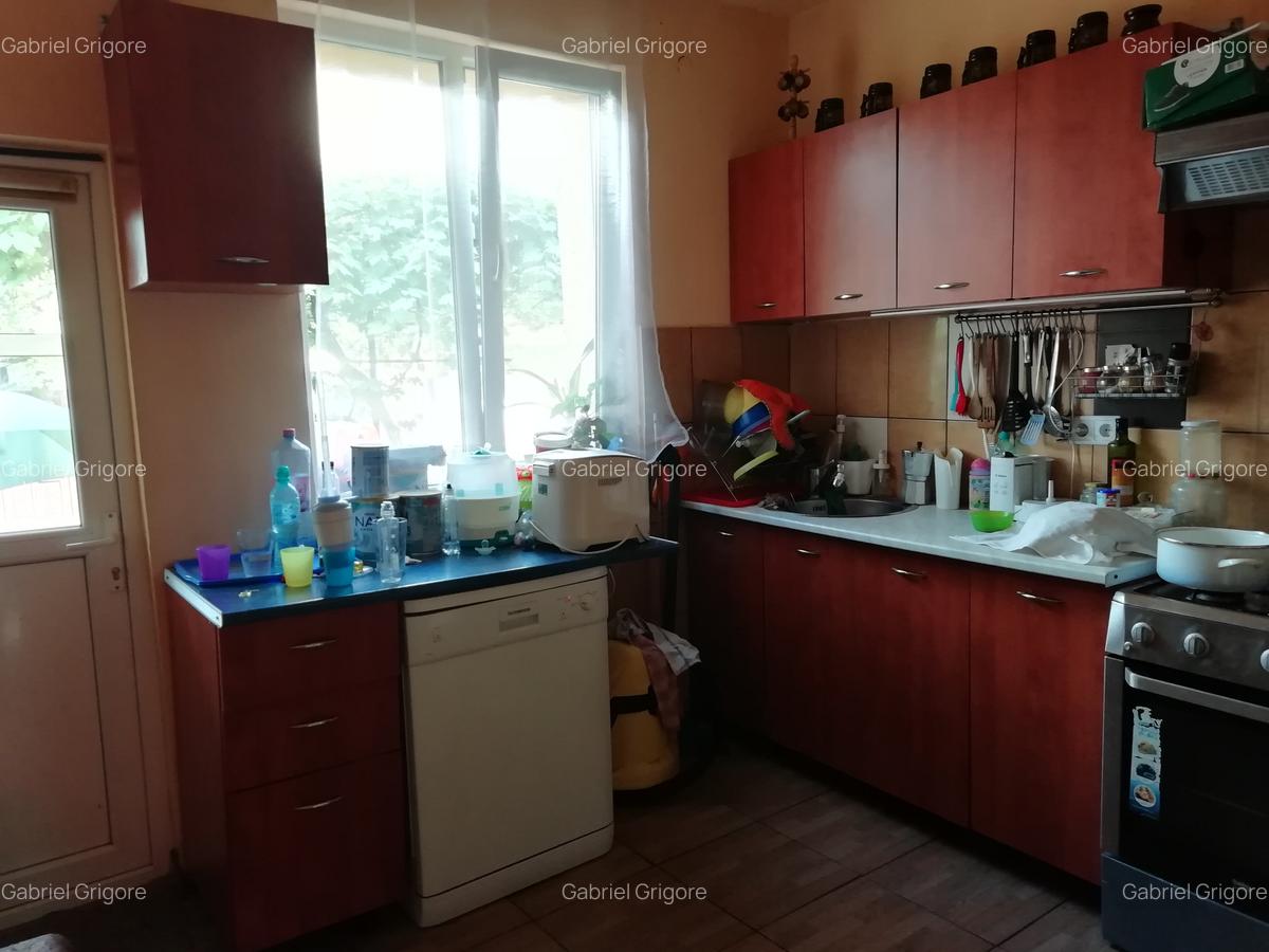 Apartament cu 3 camere decomandat în Griviței - 4