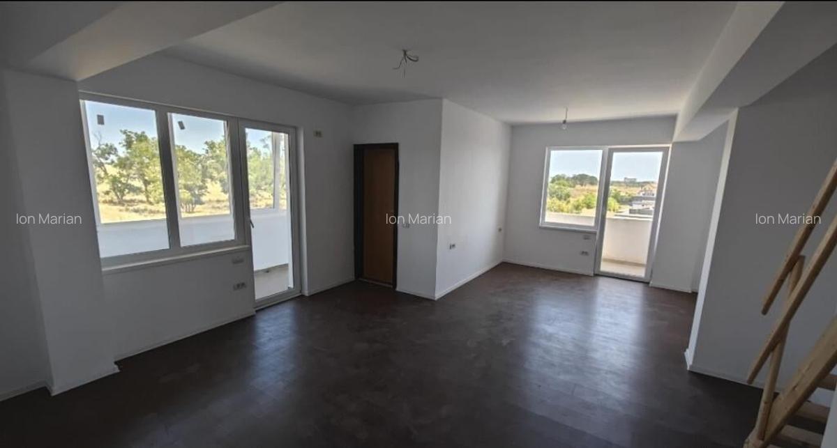 Inchiriez apartament 3 cam tip duplex cu vedere la mare si Lqc Nord - 2