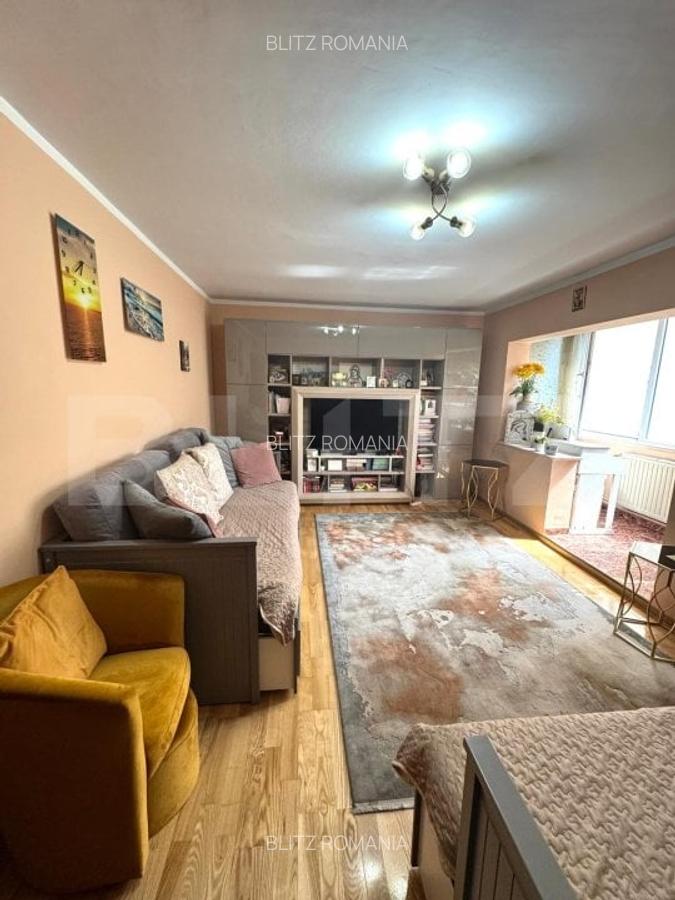 Apartament de vanzare, cu 4 camere, 83 mp,  zona Astra - 1