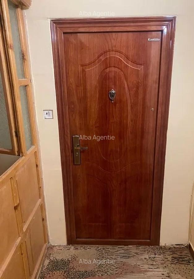 Apartament 3 camere  decomnadat , zona  Cetate - 8