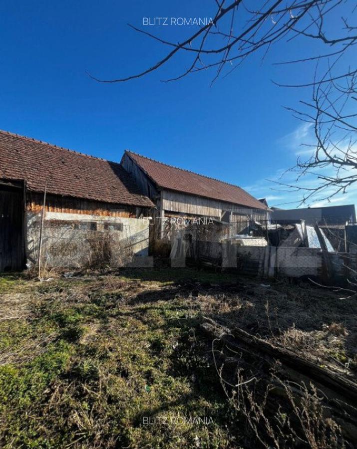 Casa individuala de vanzare, 110 mp + 2700 mp teren, la 11 - 17