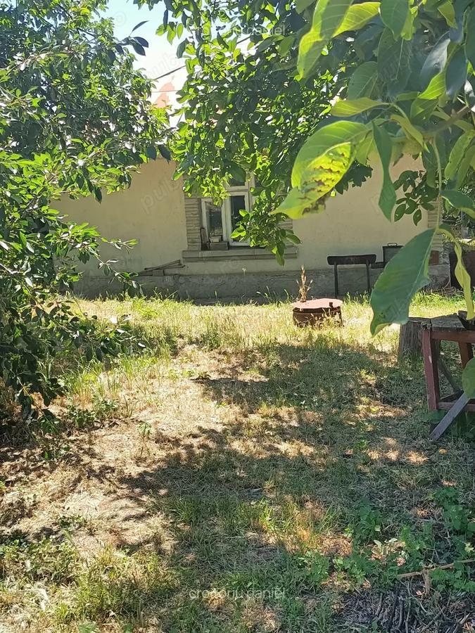 Vand casa si teren in HUSI - 6