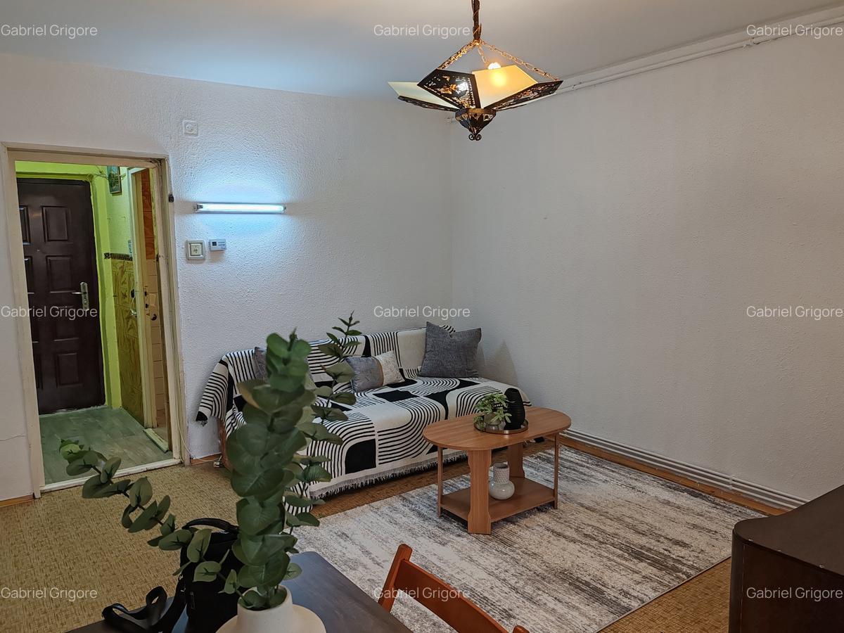 Garoniera libera la vazare zona Grivitei - 3