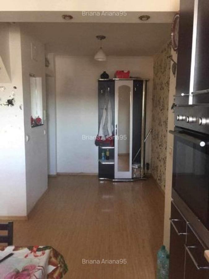Vând apartament 3 camere - 10