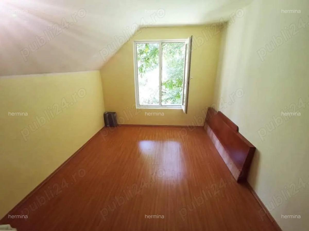 Casa de vacan?a, deosebita, sat Salard com Lunca Bradului Tel - 8