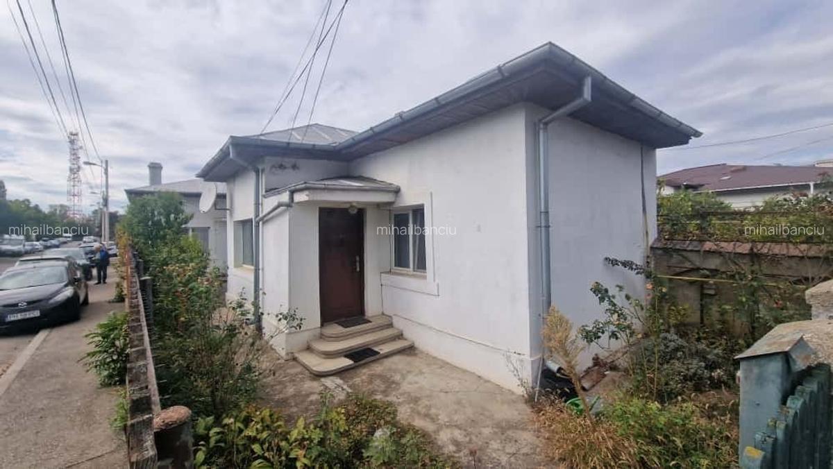 Casa 5 camere + Beci + Garaj 2 masini + Curte fata + Curte spate - Teren pe colt - 1