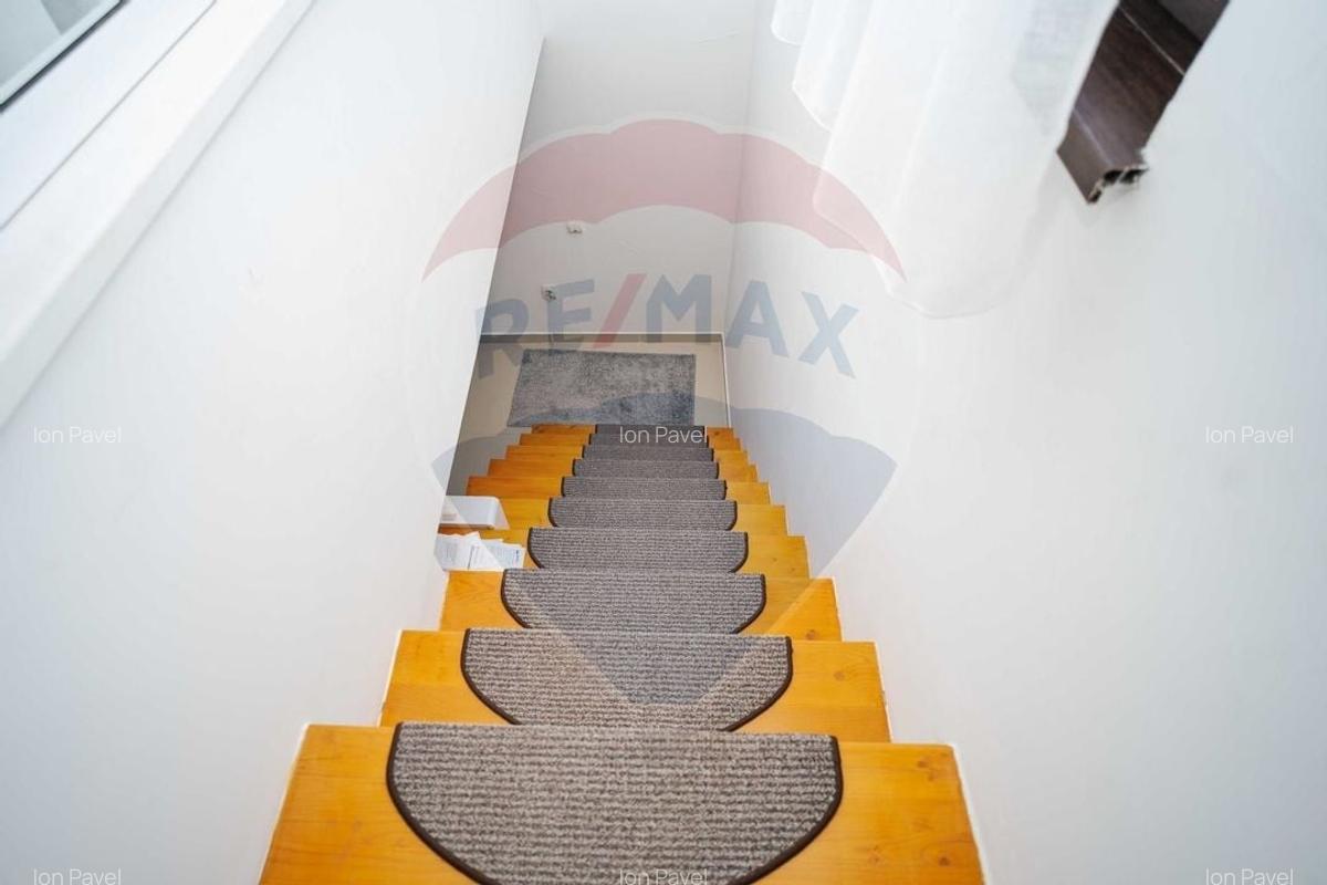 Casa / Vila cu 4 camere de vanzare in zona Podu Ros - 19