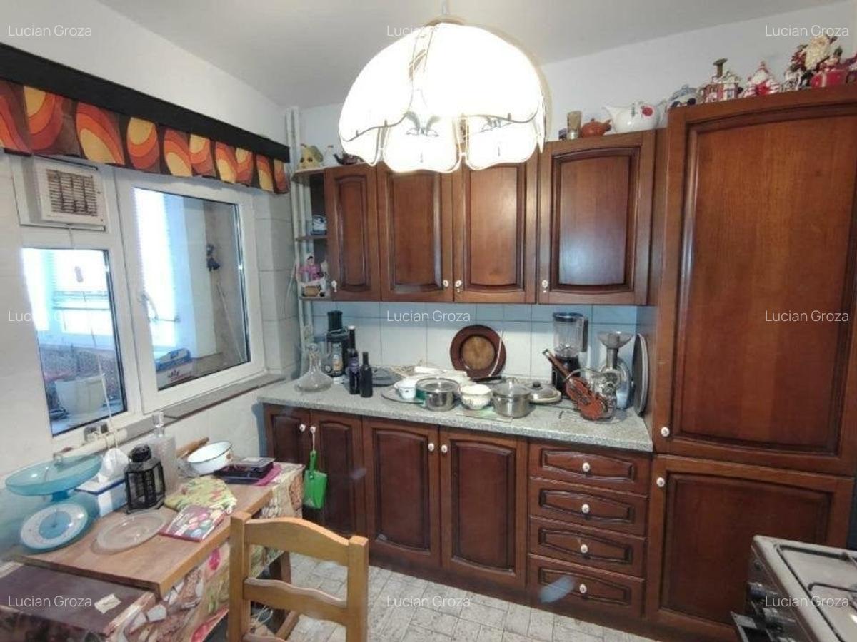 Apartament cu 4 camere decomandat în 1 Mai - 12