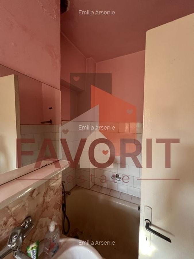 Oportunitate de cumpărare - Apartament 4 camere decomandat, zona Șagului - 9