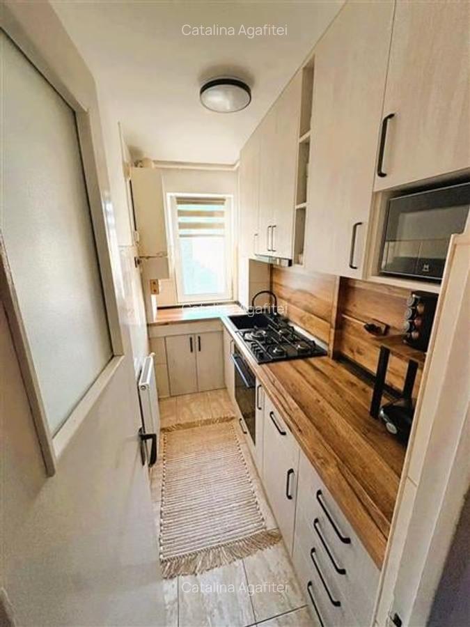 Apartament cu 2 camere semidecomandat, mobilat în Florilor - 5