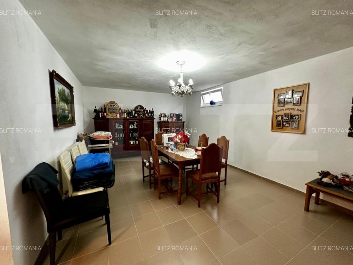 Casa superba de vanzare - 380 mp utili, 1000 mp teren - 12