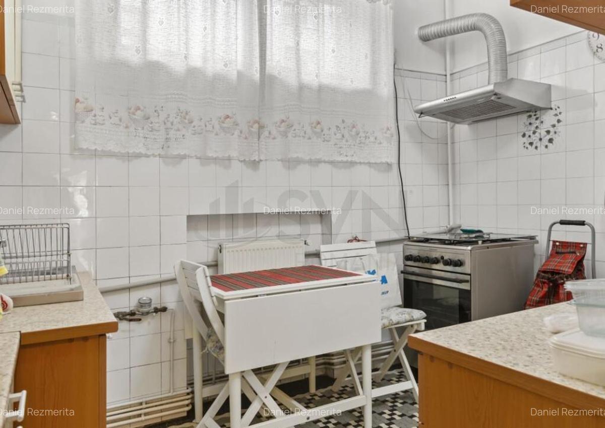 4 Camere l Piata Sfintii Voievozi - 7