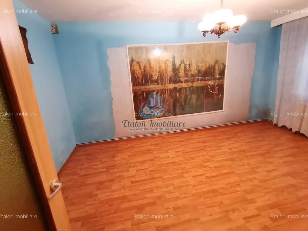 Apartament 3 camere, 2 bai, boxa, parter inalt, zona 1 Mai - 1
