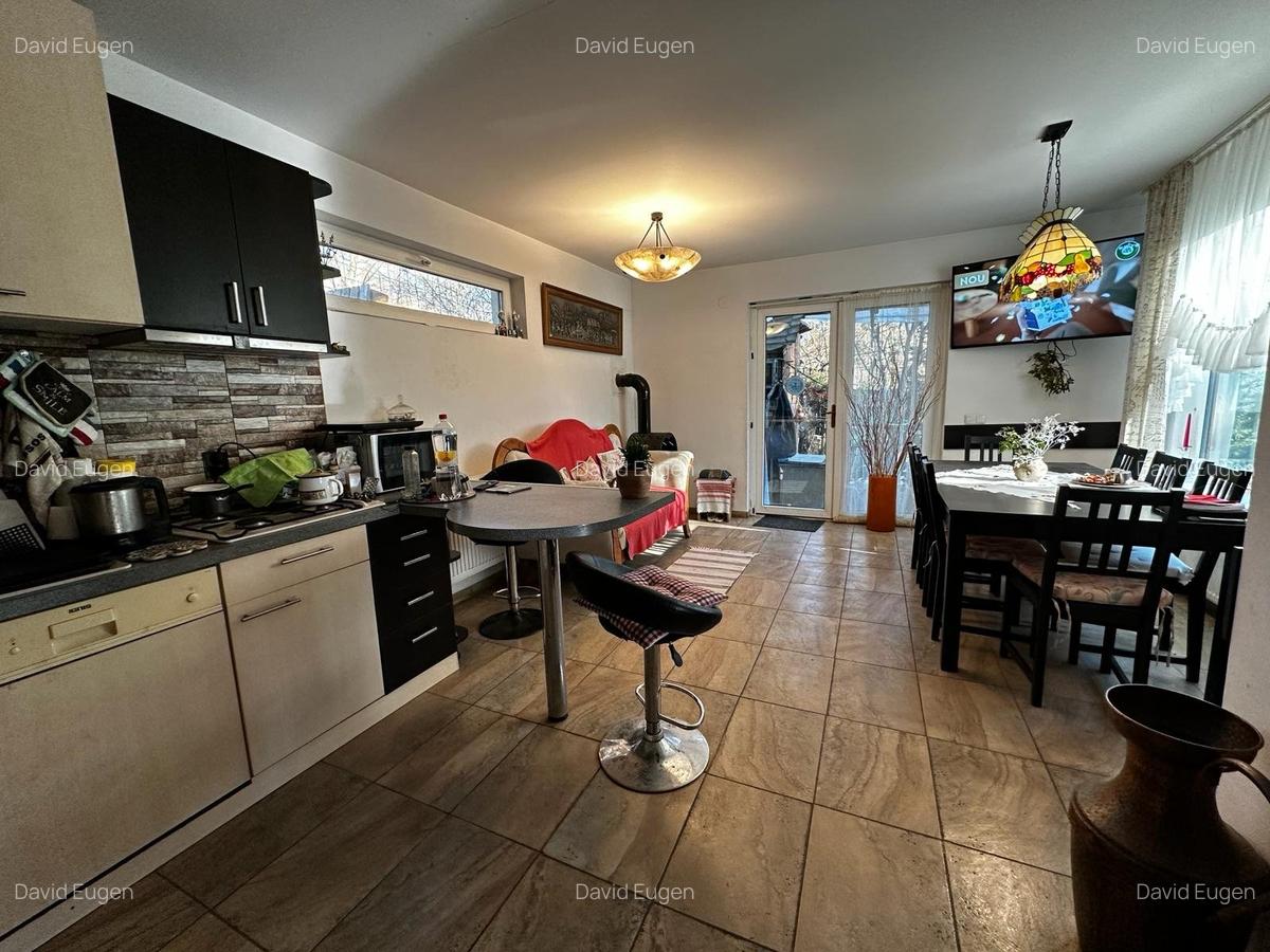 Locuinta de vacanta / rezidentiala - - 4