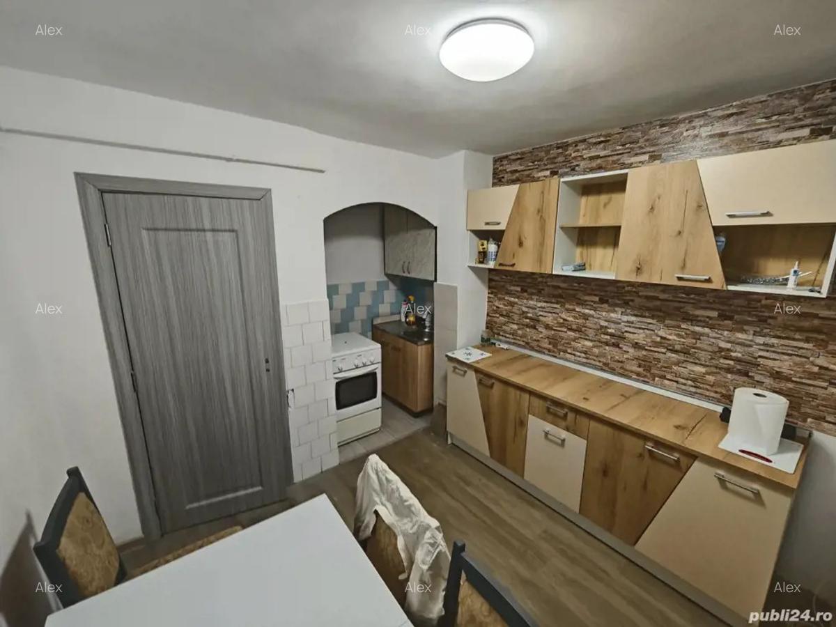 Vand apartament 2 camere decomandat - 1