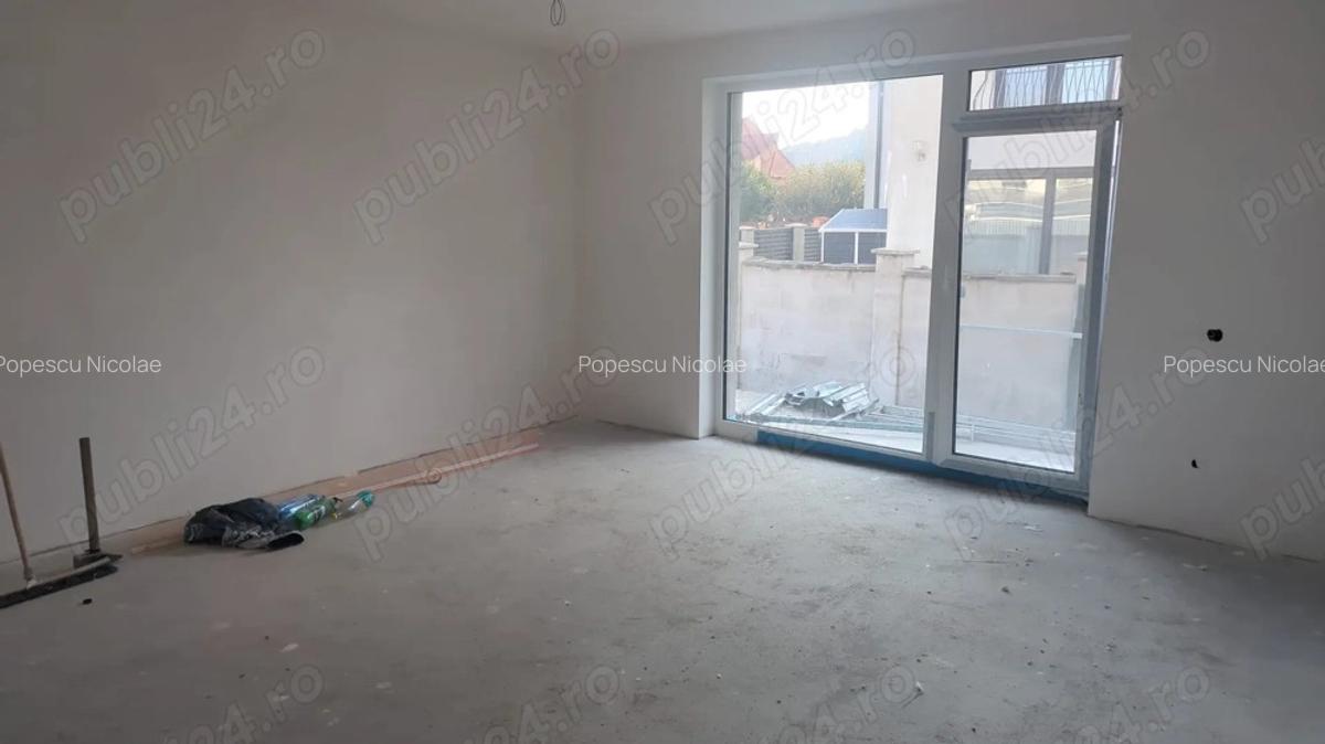 Casa tip duplex - 2 locuinte cuplate - 10 camere - semifinisat - 2