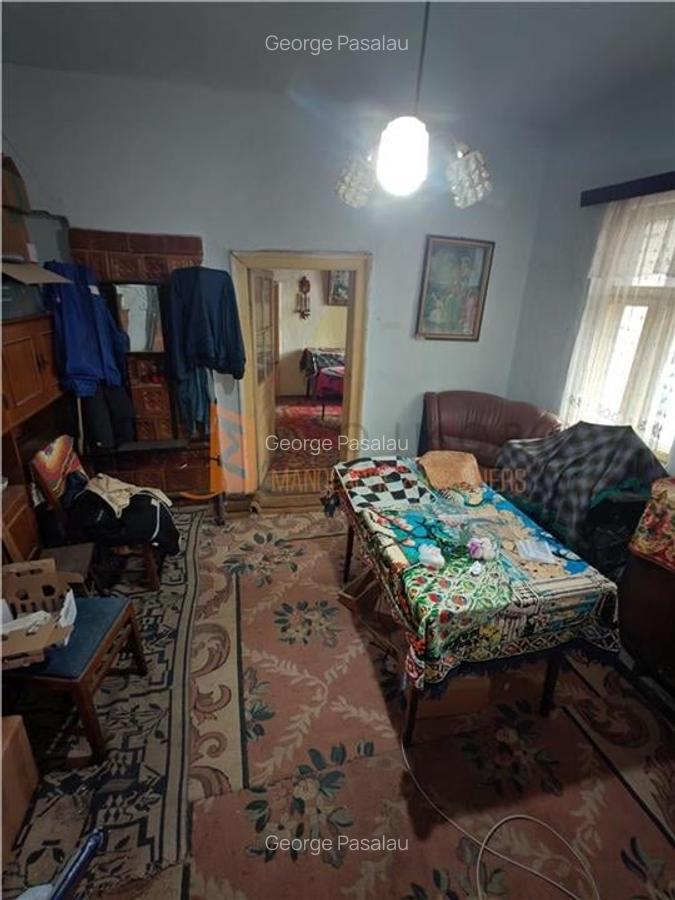 Casa de vanzare si teren 708 mp in zona Micro 5 - 6