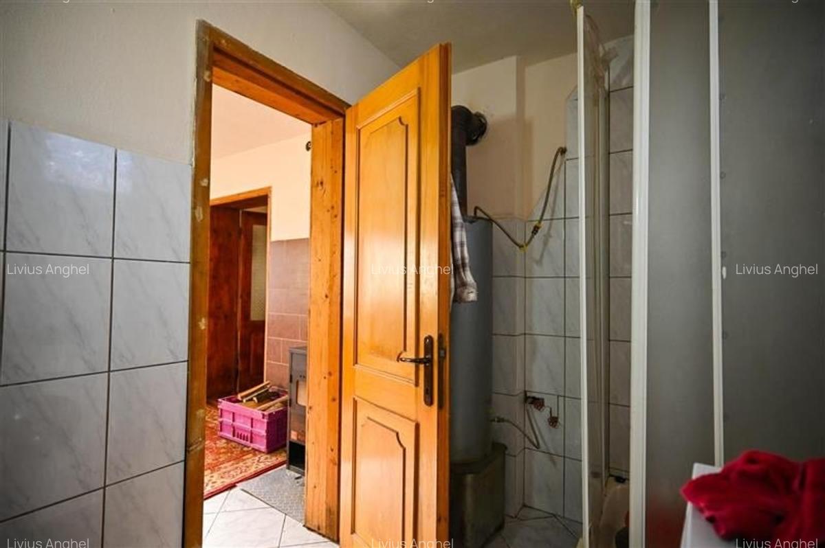 Resedinta traditionala saseasca restaurata, situata in inima localitatii - FILM! - 50