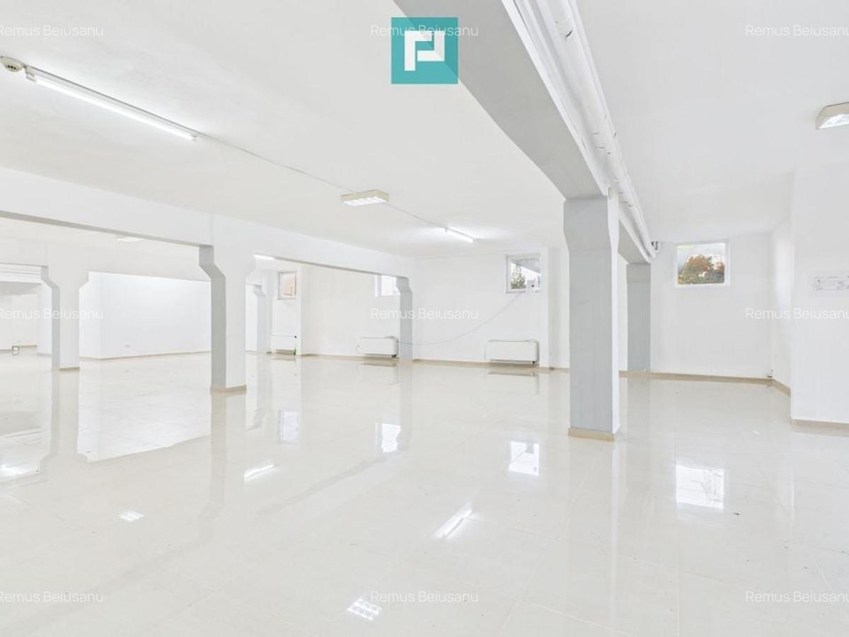Spațiu comercial pe 2 niveluri - 4 Spațiu comercial pe 2 niveluri - 4