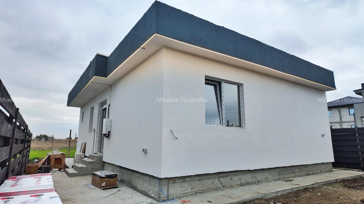 Vindem casa in Navodari zona de vile - 5