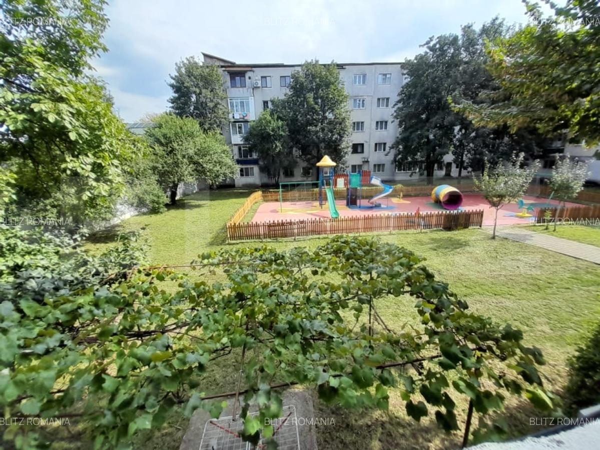 Apartament cu 2 camere, 52 mp, etaj 3, zona Decebal - 17