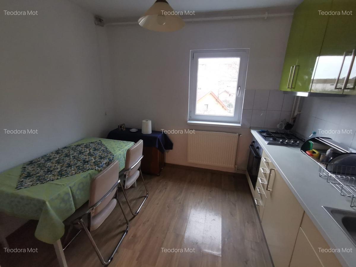 Apartament cu 4 camere decomandat în Dâmbovița - 4