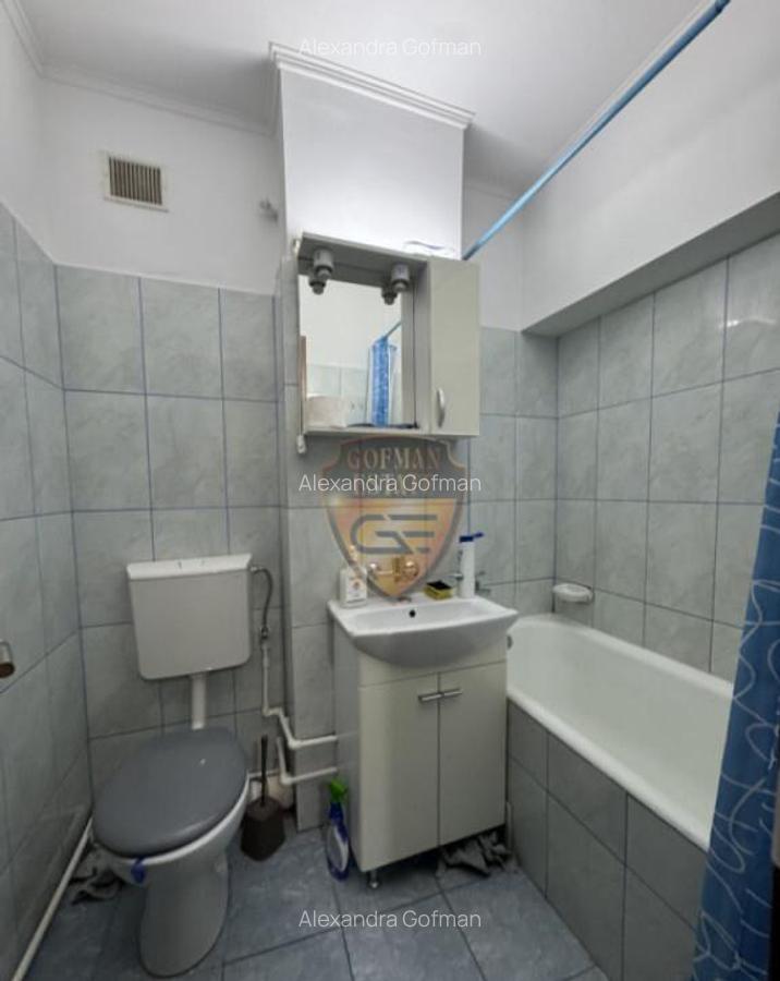2 camere et 6/10, decomandat, Tomis Nord Bd Tomis col? cu S - 9