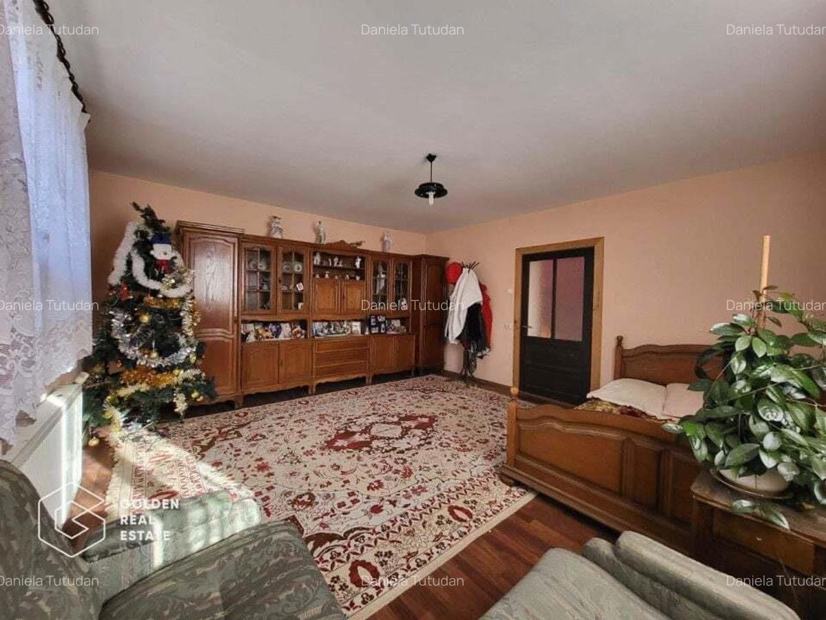 Casa cu teren de 842 mp, oras Lipova - 6