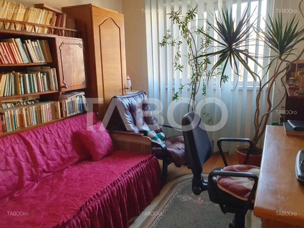 Apartament cu 4 camere semidecomandat, mobilat în Est - 2