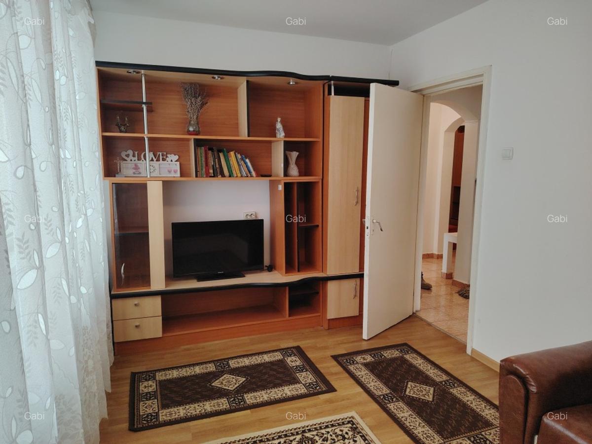 Proprietar, vând apartament 2 camere decomandate, zona Narcisa - 7