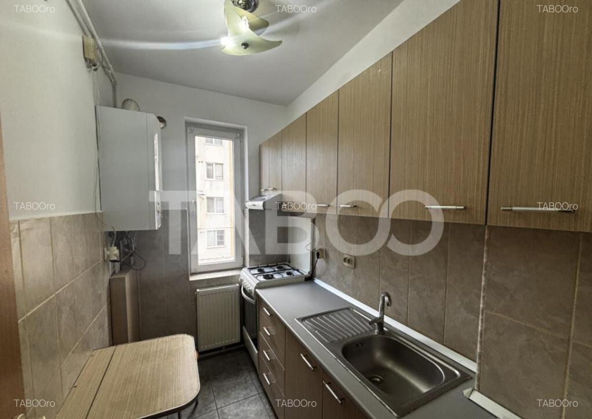 Apartament de inchiriat etaj 1 decomandat 2 camere pet frien - 4