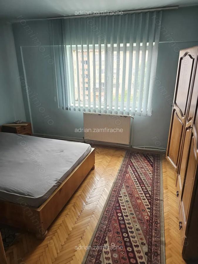 Vand apartament 2 camere, decomandat, Carpa?i 2 - 3