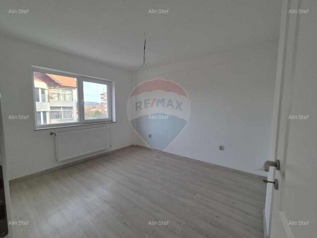 Apartament 3 camere decomandat parter - 11