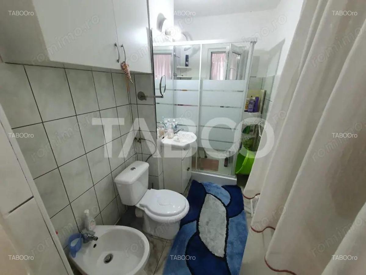 Apartament 3 camere zona 1 Decembrie 65 mp utili + 5 mp balcon - 10